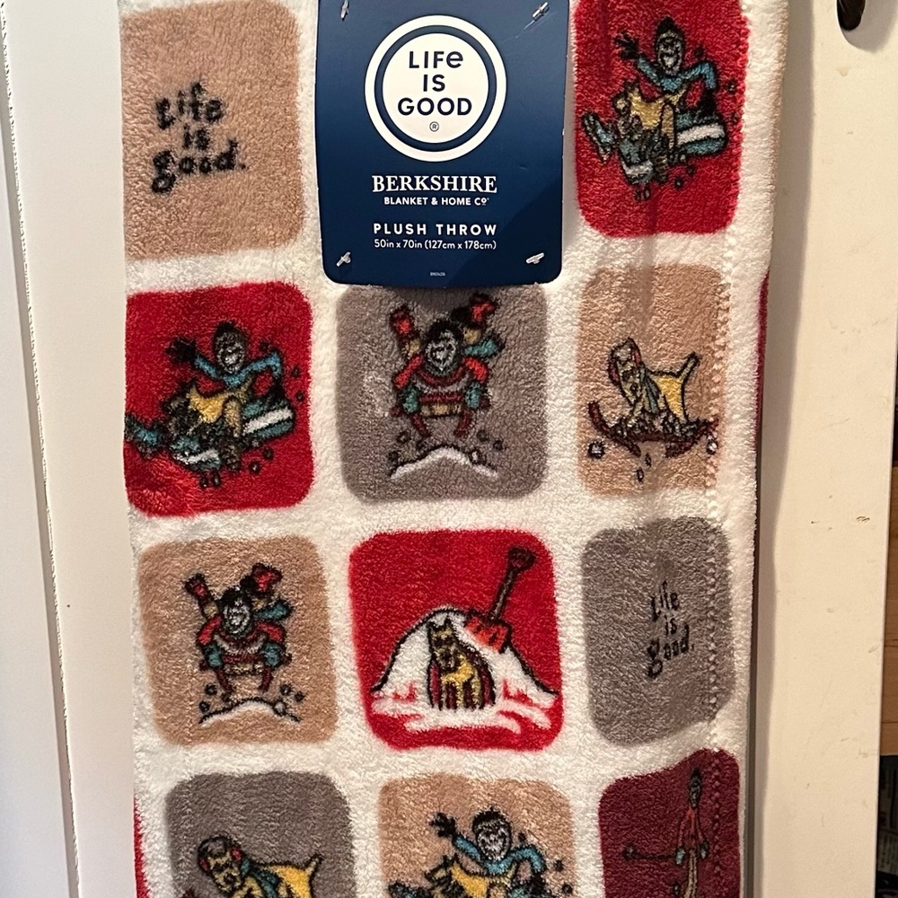NWT Berkshire-Life is Good  Oversized 60X70” Winter Sports & Dogs Plush Throw